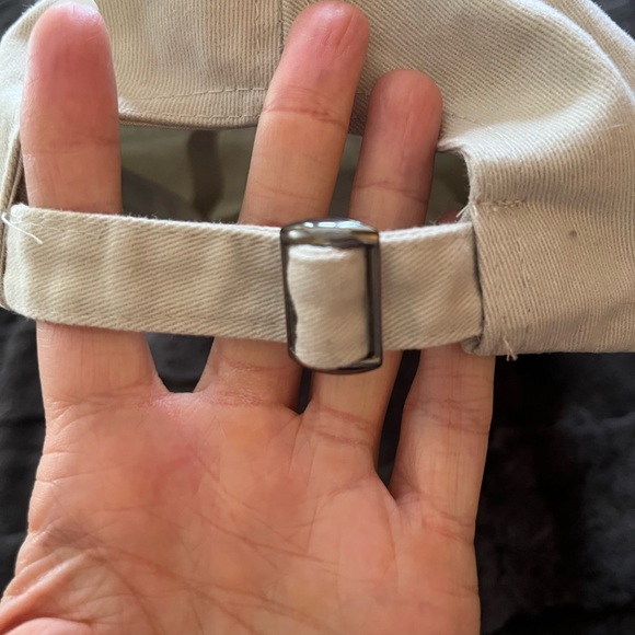 Le Monde De La Pagerie Cream Cap - Picture 4 of 5